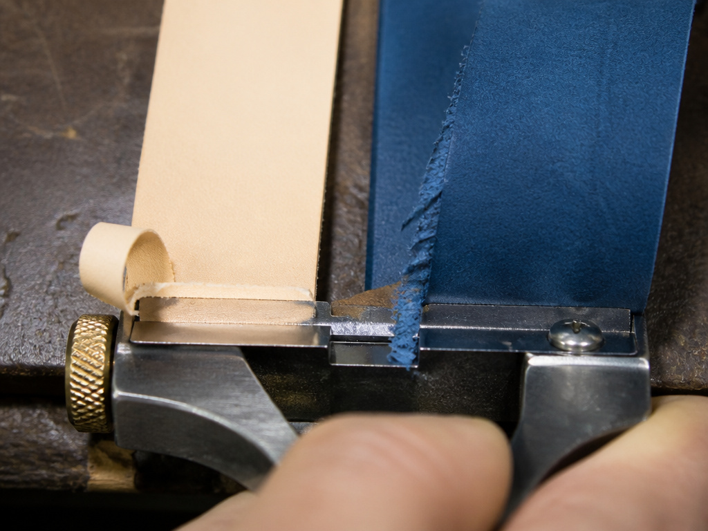 Comparing skiving results on vegetable-tanned vs chrome-tanned leather strips.