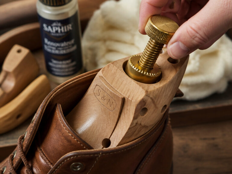 How to Stretch Leather: The Pro Guide Most Tutorials Miss